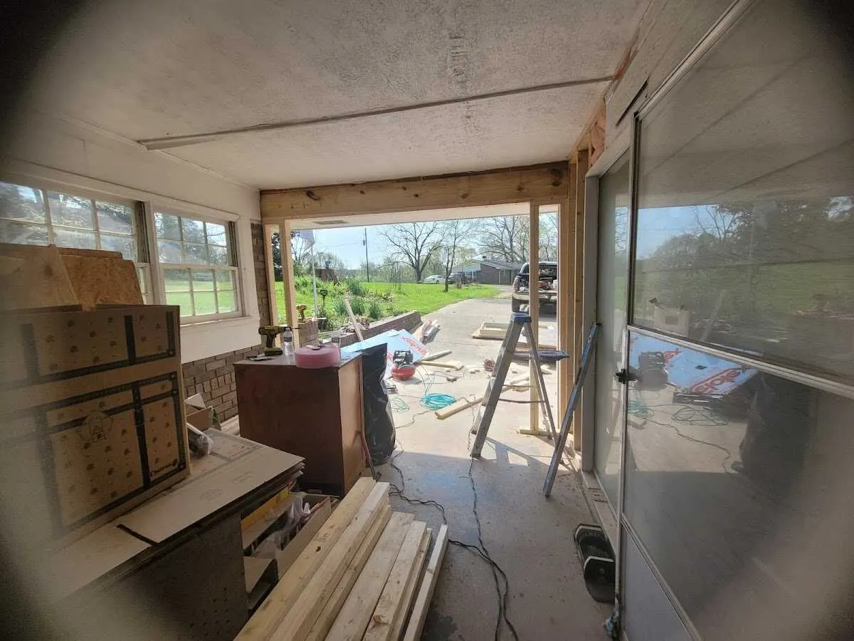 Air movers and dehumidifier for Drying & Dehumidification in Maysville